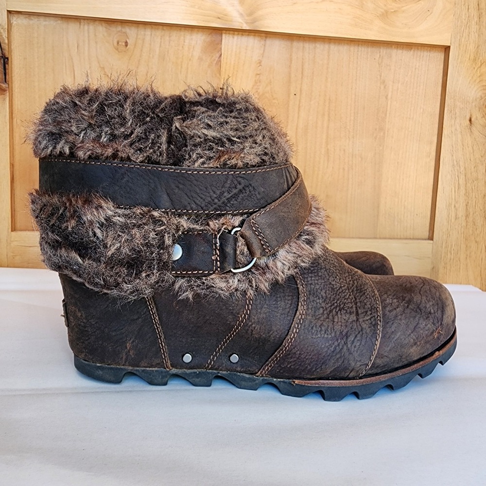 Sorel Sz 10 Brown Leather Faux Fur Joan of Arctic Wedge Ankle Boots NL1984-202